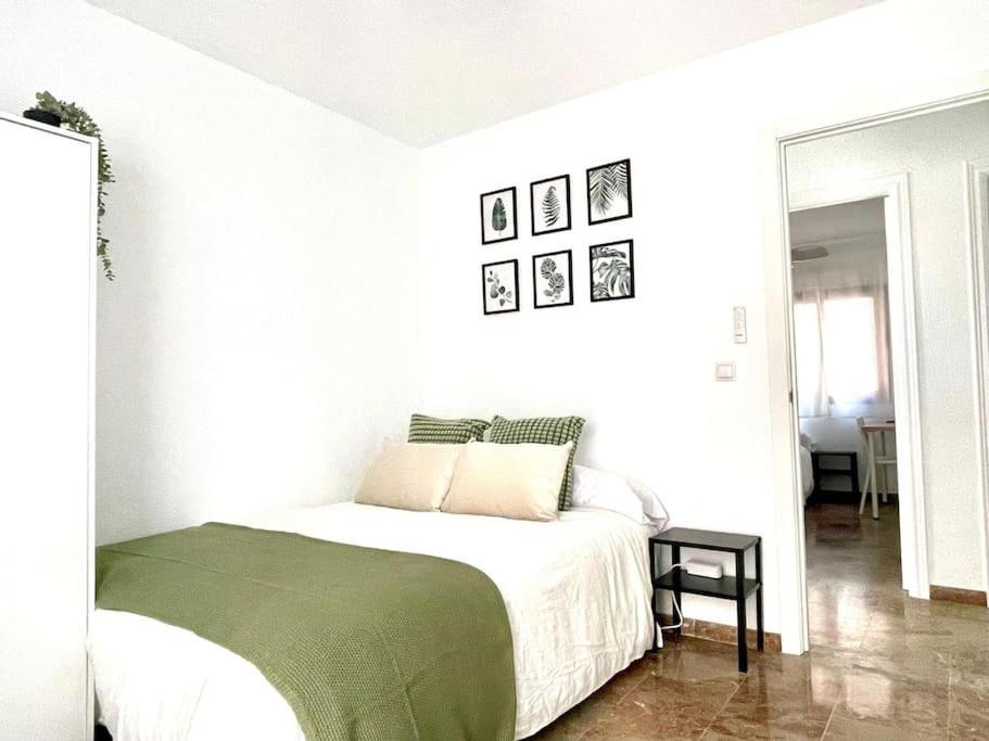 Beautiful & Sunny Apartment Malaga Exterior photo