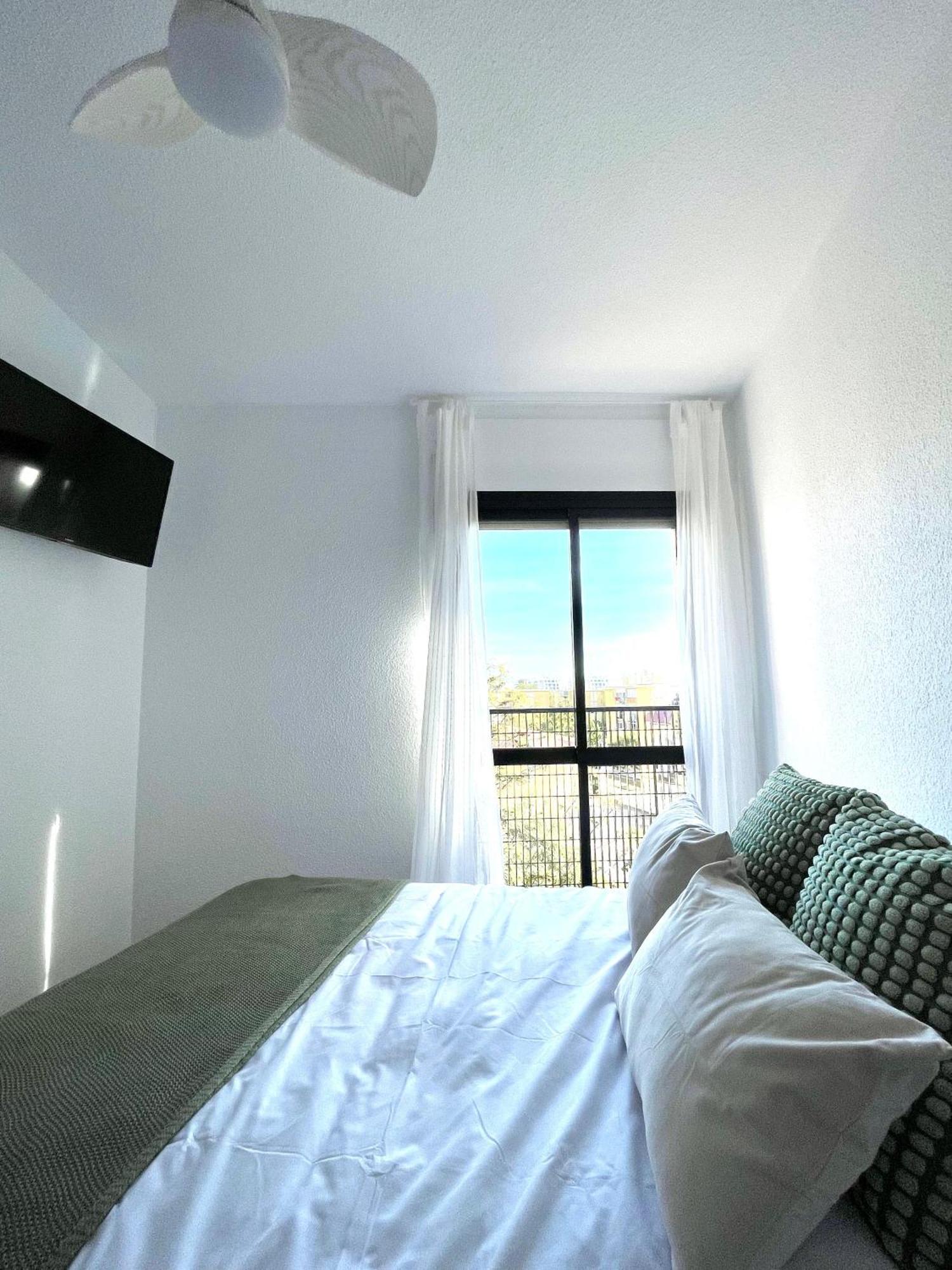 Beautiful & Sunny Apartment Malaga Exterior photo